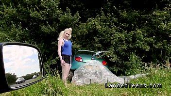 rubia tetona se folla a un extraño al aire libre XVIDEOS