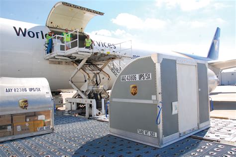 Ups Begins Using Fire Resistant Cargo Containers Aviation Pros