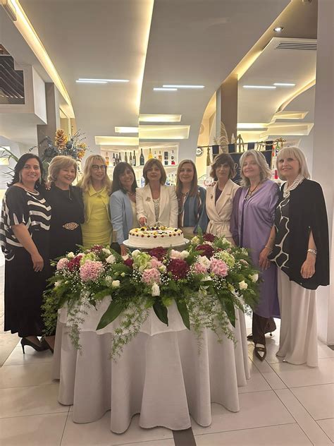 LE DONNE Della FIDAPA Di MILAZZO CELEBRANO LA CANDLE NIGHT ALLINSEGNA