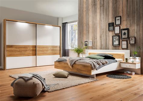 Schlafzimmer im Holz-Look | Haus deko, Möbel, Zimmer