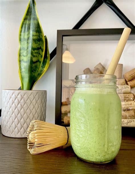 drink green matcha yogaensalada