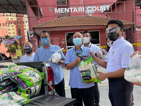 Pkps Serah Bantuan Makanan Kepada Penduduk Mentari Court Selangorkini