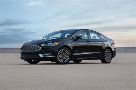 Used 2018 Ford Fusion Energi Se Luxury Sedan Review And Ratings Edmunds