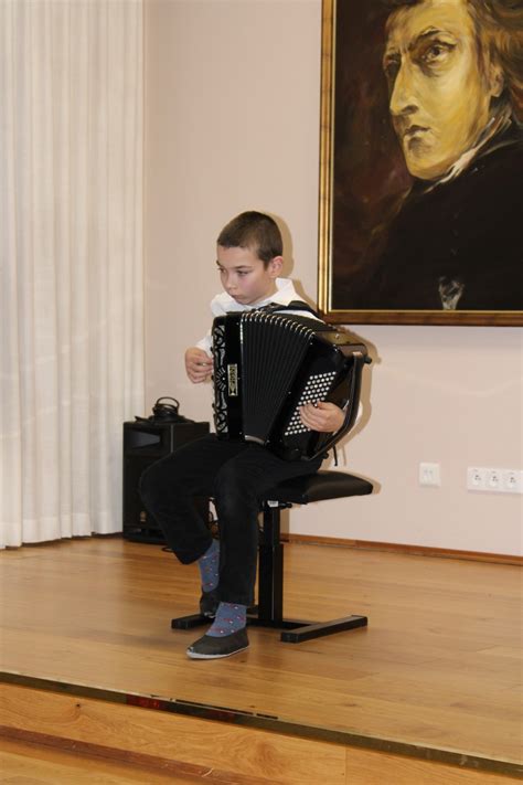 Fotorelacja Z Popisu Uczni W Klasy Akordeonu R Szko A