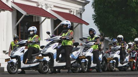 Polrestabes Surabaya Dapat 20 Motor Listrik Dari Pengusaha