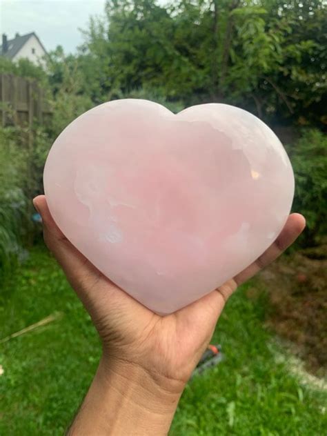 Pink Mangano Calcite Uv Reactive Heart 1558 G 1 Catawiki