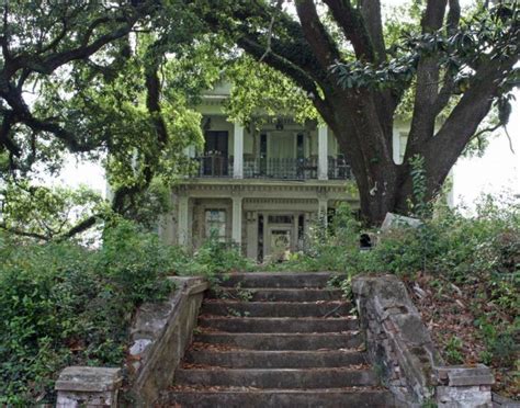 7 Historic Plantations In Mississippi That Are Being Reclaimed By