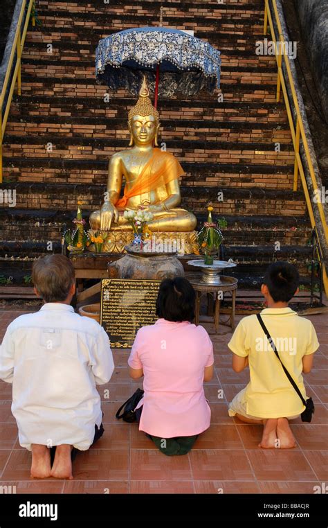 Buddha Sitting Praying Hi Res Stock Photography And Images Alamy