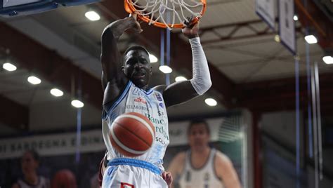 Ousmane Diop L Italia mi ha accolto ma il razzismo c è ancora Alla