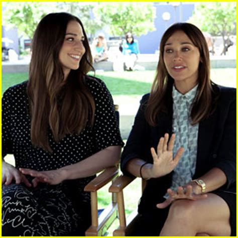 Rashida Jones Directs Sara Bareilles Brave Video First Look