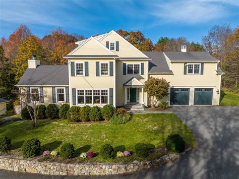 101 Country Club Rd Dedham Ma 02026 Mls 73054444 Redfin