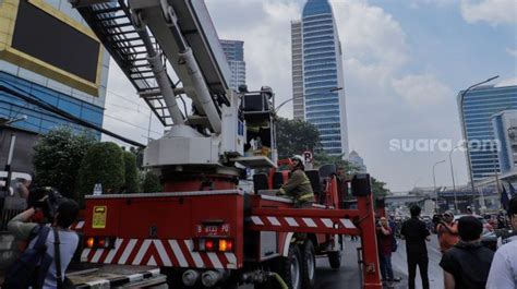 Kebakaran Hebat Melahap Menara K Link