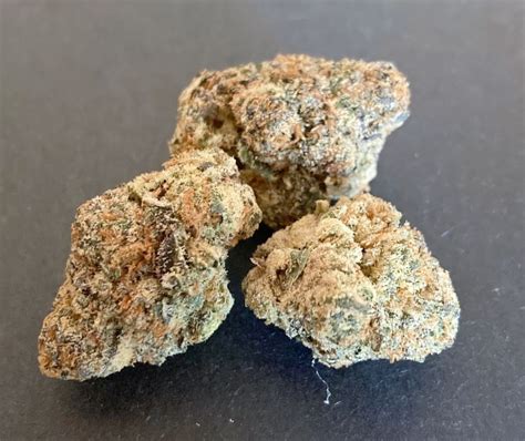 Strain Review Lemon Popperz Michigan By Super Dope The Highest Critic