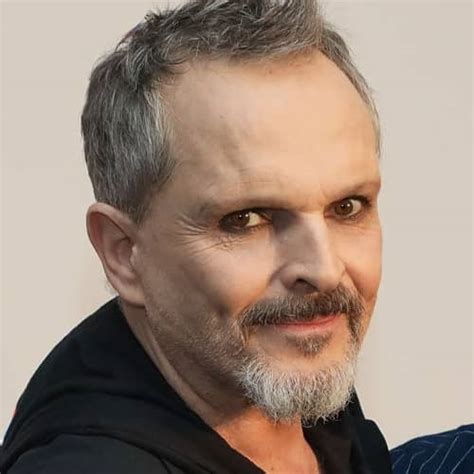 Monarca Explícitamente Timor Oriental Biografia De Miguel Bose Y Sus