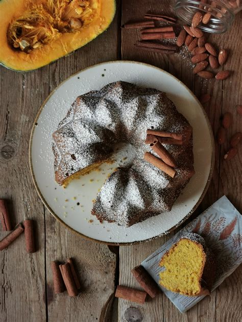 Ciambella Zucca Mandorle E Cannella Monica Bellin