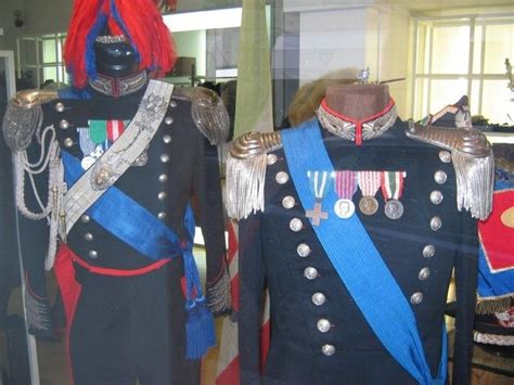 Le Uniformi Dei Carabinieri In Mostra Da Leo Boutique