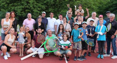 Poli Nas De Belles Finales Au Tournoi De Tennis