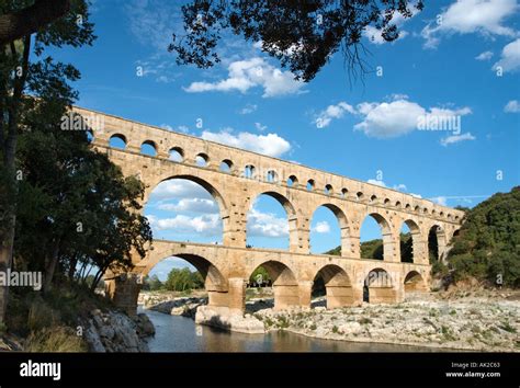 Roman Aqueduct River Bridge Hi Res Stock Photography And Images Alamy