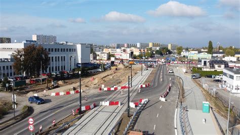 Tramwaje już przejeżdżają nowym mostem nad Brdą Na razie w ramach