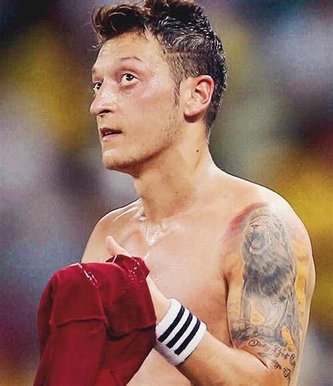 Mesut Ozil Muslim Ozil Muslim Mesut Footballers Arsenal Praying