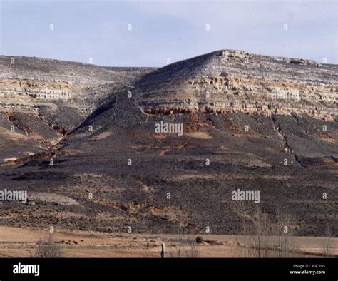 FALLA GEOLOGICA FRENTE A S BAUDELIO. Location: EXTERIOR. BERLANGA DE DUERO. Soria. SPAIN Stock ...