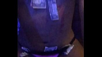 Le gusta jugar con mi coño XVIDEOS