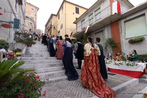 Tutto Pronto Per Limmancabile Corteo Storico Della Contesa Del Pozzo