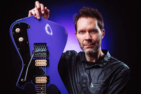 Mr Bigs Paul Gilbert Releases Music Video For ‘hello North Dakota