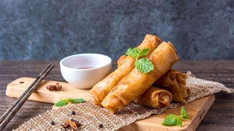 The Overlooked Difference Between Egg Rolls And Spring Rolls