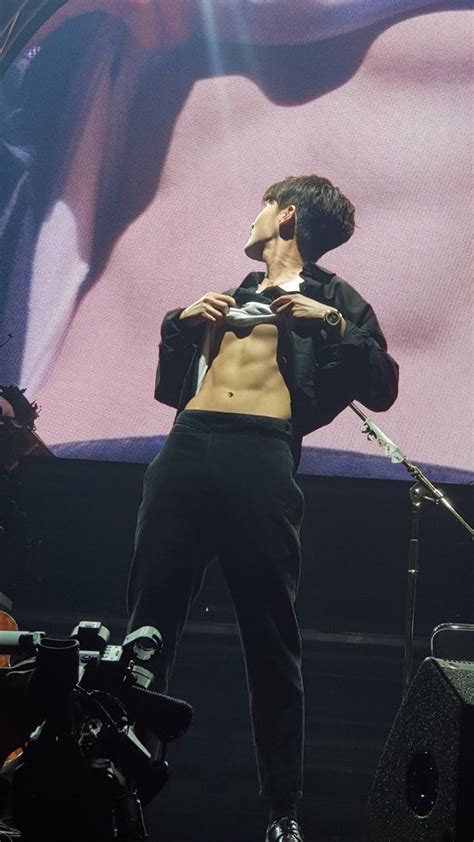 44+ Stray Kids Hyunjin Abs Background