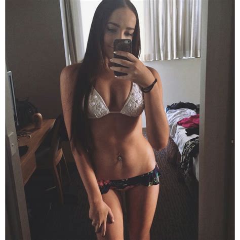 Aussie Bikini Girl Porn Pic