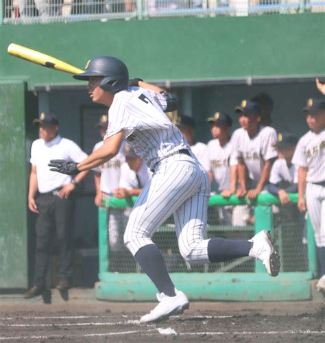 オリックス来田の弟・明石商3番来田遥斗、先制打含む3安打1打点「つなぐ野球をやっていく」 高校野球写真ニュース 日刊スポーツ