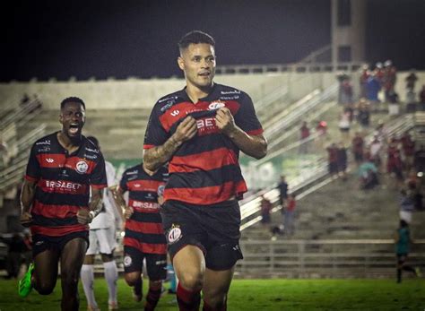 Artilheiro da Série D Gilvan marcou 57 dos gols do Campinense na