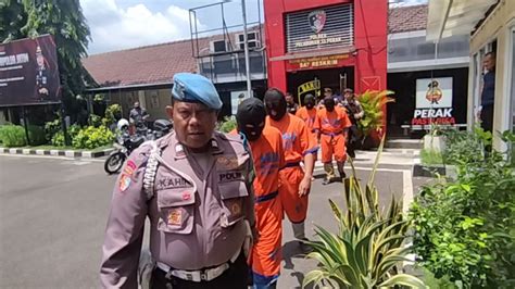 Empat Dari Lima Pelaku Pengeroyokan Kakek Tua Hingga Tewas Di Jalan