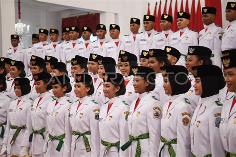 Upacara Pengukuhan Paskibraka ANTARA Foto