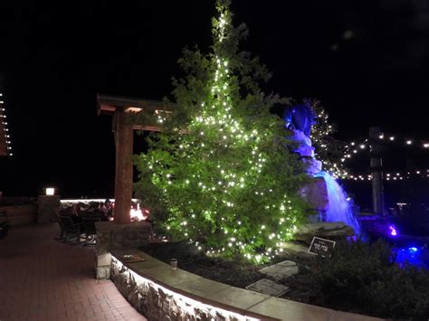 Gatlinburg Christmas pictures : r/pics