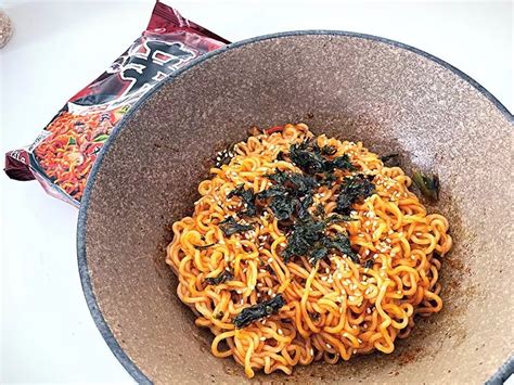 Køb Nongshim Stir Fry Shin Ramyun Instant Noodles 131 g Nudelglæde