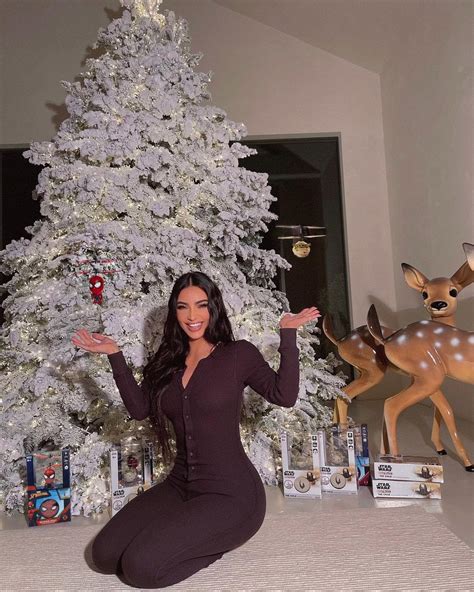 Kim Kardashian's daughter North, 8, shows off Christmas decorations ...