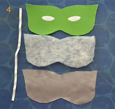 Blue Susan makes: Green Lantern Sleeping Mask