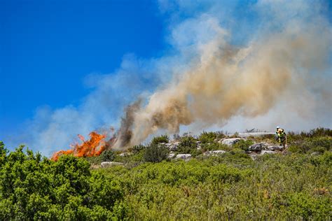 Feu De Végétation à Lançon Provence Retour En Images Sur L… Flickr