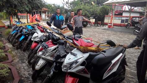 Polisi Gerebek Judi Sabung Ayam Amankan 13 Motor Tapi Pelaku Kabur