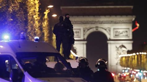 Le Parisien En Direct Fusillade Sur Les Champs Elys Es Daech