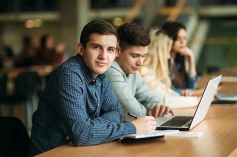 Premium Photo Group Of College Students Studying In The School