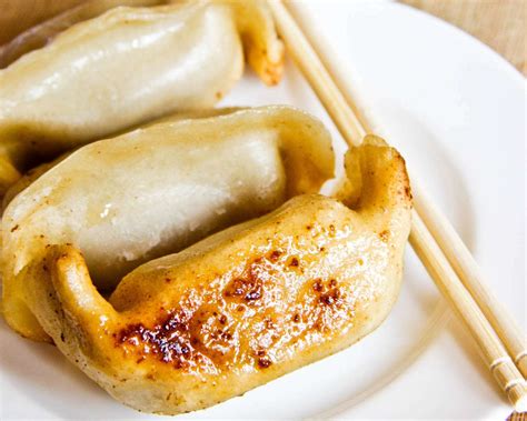 Essential Shanghai Street Food: 14 Must-Eat Dishes