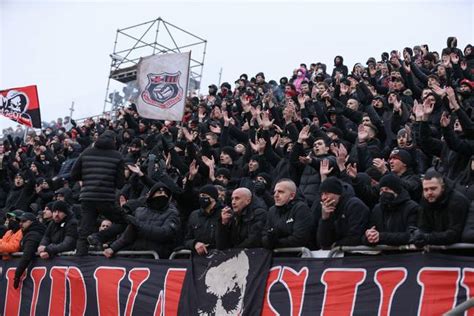 AC Milan Ultras Had A Battle With Venezia Supporters While At Sea