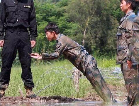 新兵連只是辛苦，而下連隊就是痛苦，為什麼？看看新兵班長的原話 每日頭條