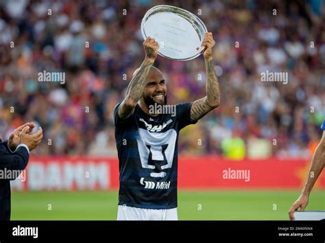 Mexico S Pumas Dani Alves Receives A Tribute From FC Barcelona Before