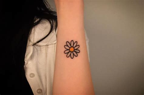 Daisy Tattoos On Wrist Rabhiaebonni