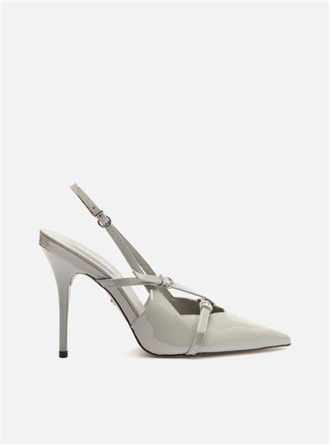 Scarpin Cinza Verniz Salto Alto Slingback Amélia Arezzo