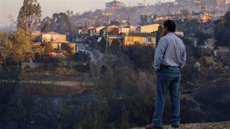 Chile Forest Fires Death Toll Rises Arson Suspected Thousands Flee